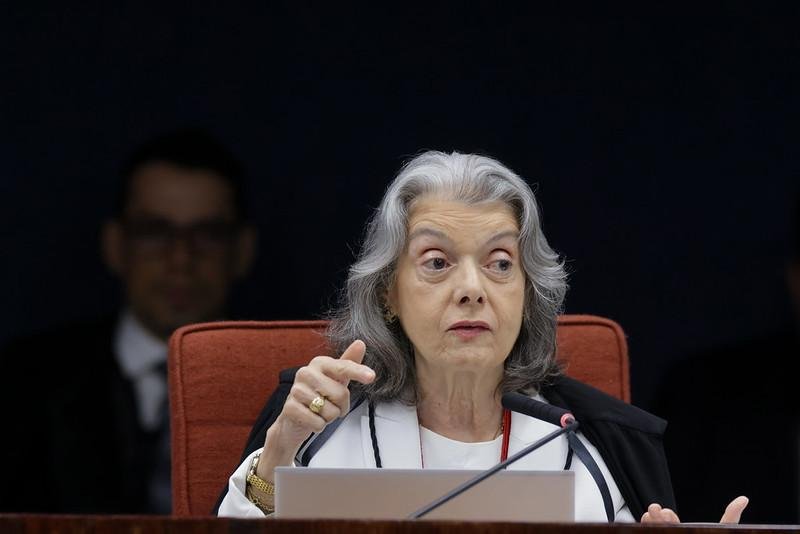 An&uacute;ncio foi feito no final da sess&atilde;o plen&aacute;ria desta quinta-feira