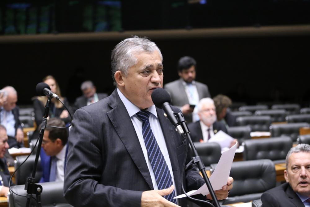 Jos&eacute; Guimar&atilde;es protocolou projeto de regime de tributa&ccedil;&atilde;o para datacenters