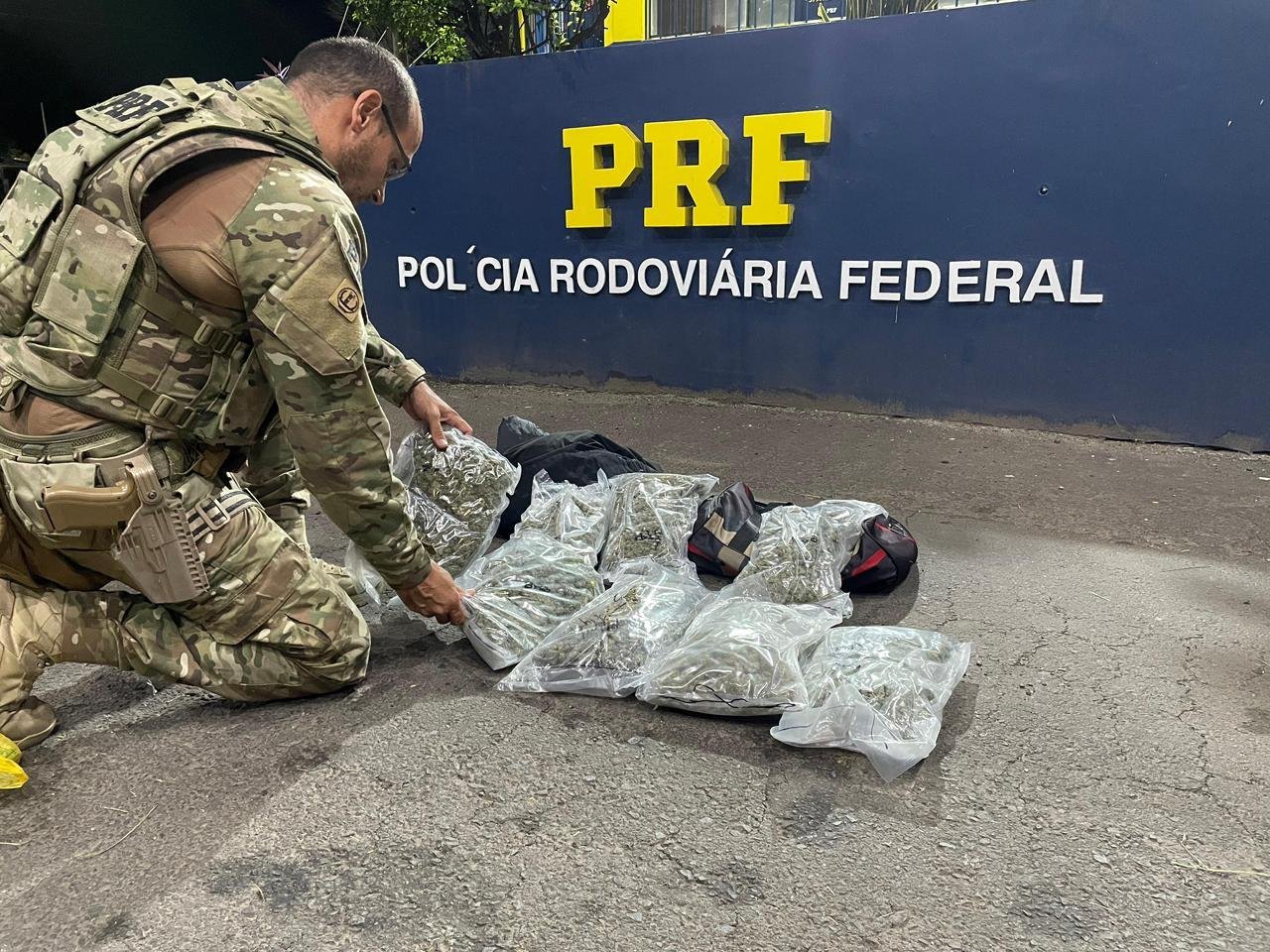 PRF apreendeu as drogas com um homem de 26 anos que estava em um &ocirc;nibus que transitava na BR 290, em Eldorado do Sul