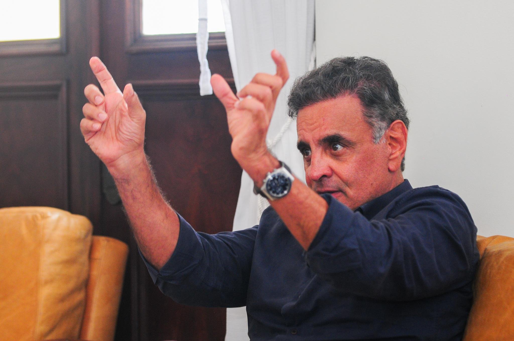 'O Brasil n&atilde;o &eacute; apenas Lula e Bolsonaro', disse A&eacute;cio em entrevista ao Correio do Povo