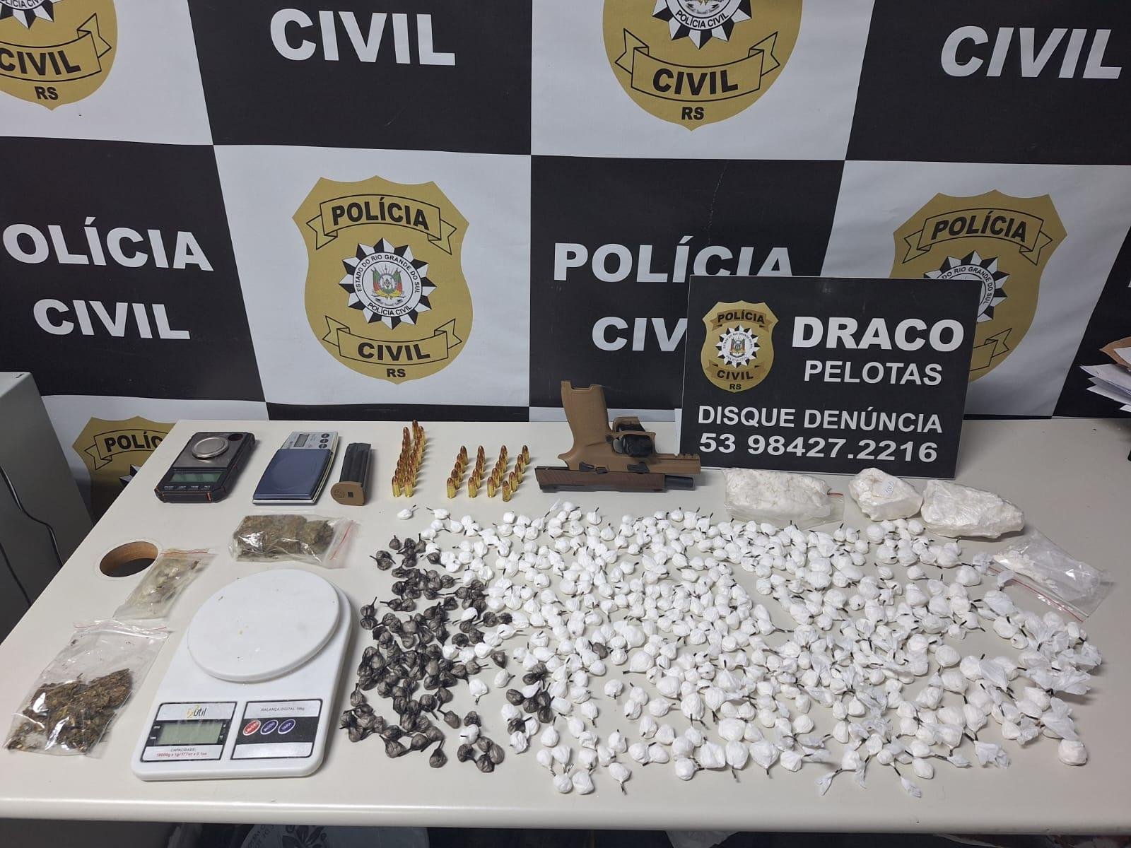 Opera&ccedil;&atilde;o o Patr&atilde;o realizada pelo Pol&iacute;cia Civil em Pelotas visa desarticular grupo criminoso que comercializa drogas e armas