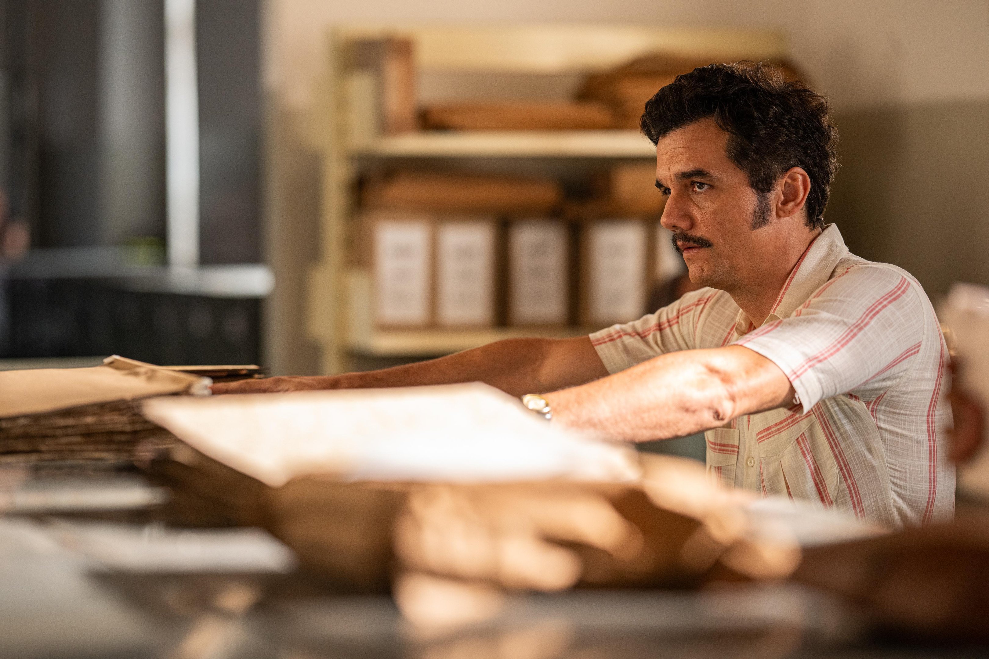 Cena em que Wagner Moura interpreta Marcelo no longa-metragem 'O Agente Secreto'