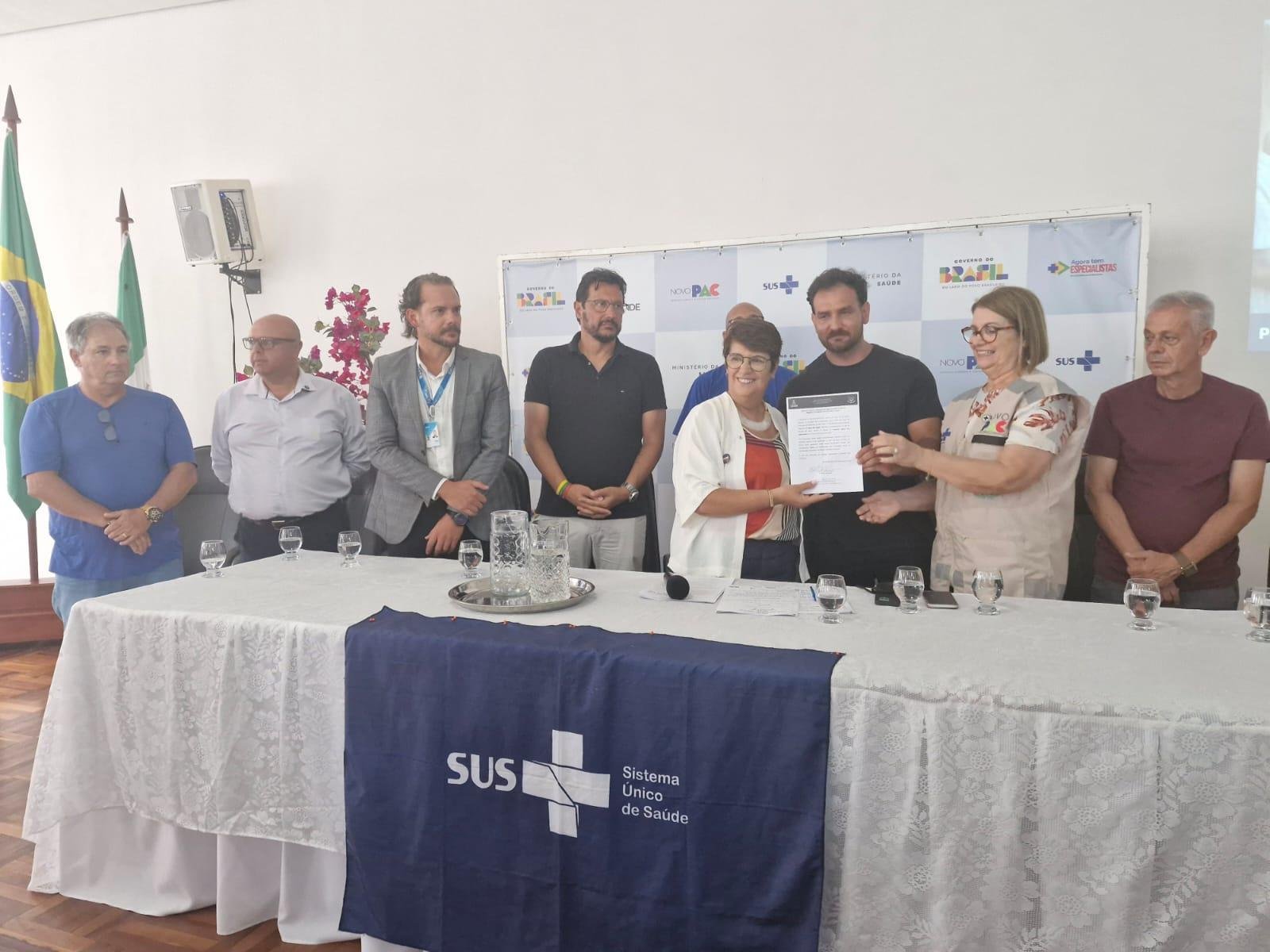 O contrato para o in&iacute;cio das obras foi assinado na tarde desta sexta-feira, entre a prefeitura e o Minist&eacute;rio da Sa&uacute;de