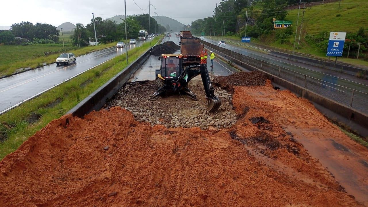 A concession&aacute;ria e a PRF orientam os motoristas a redobrarem a aten&ccedil;&atilde;o ao passar pelo trecho