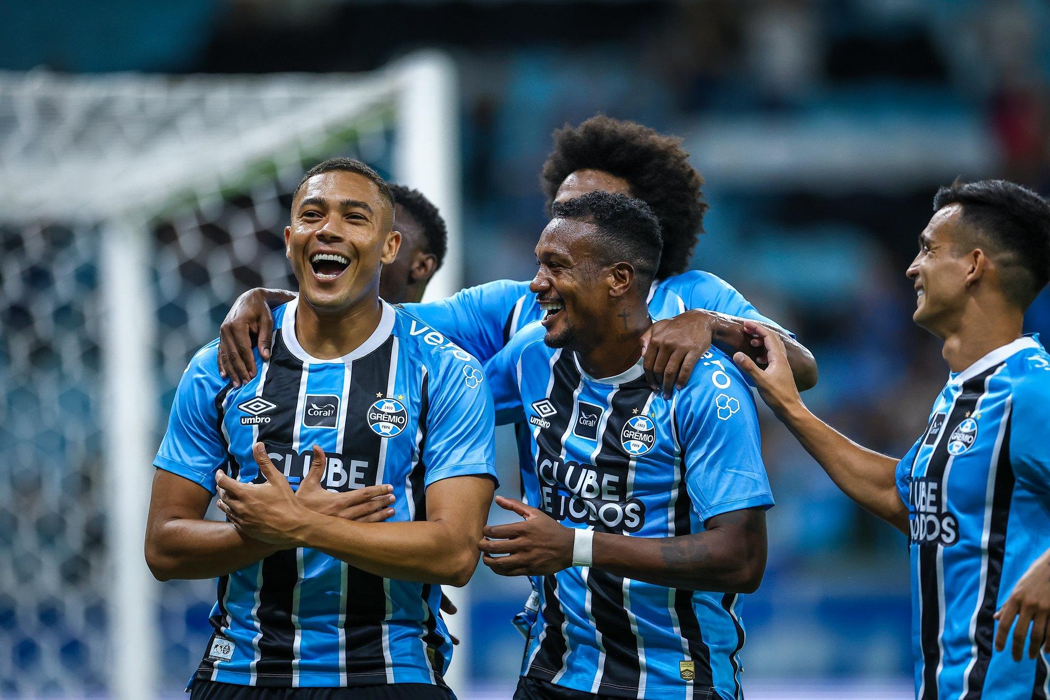 Carlos Vin&iacute;cius marcou o gol da partida