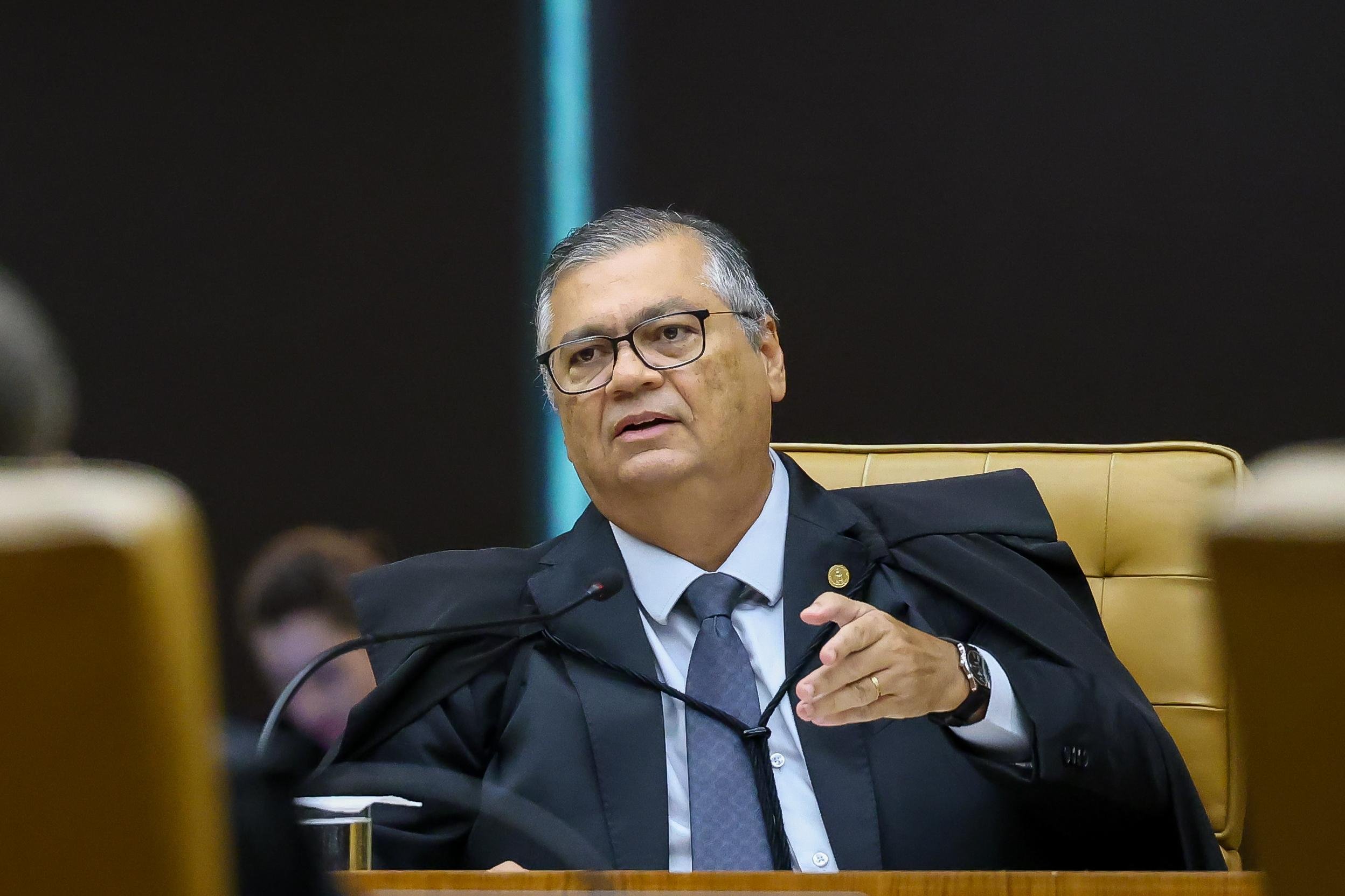 Dino suspendeu verbas indenizat&oacute;rias