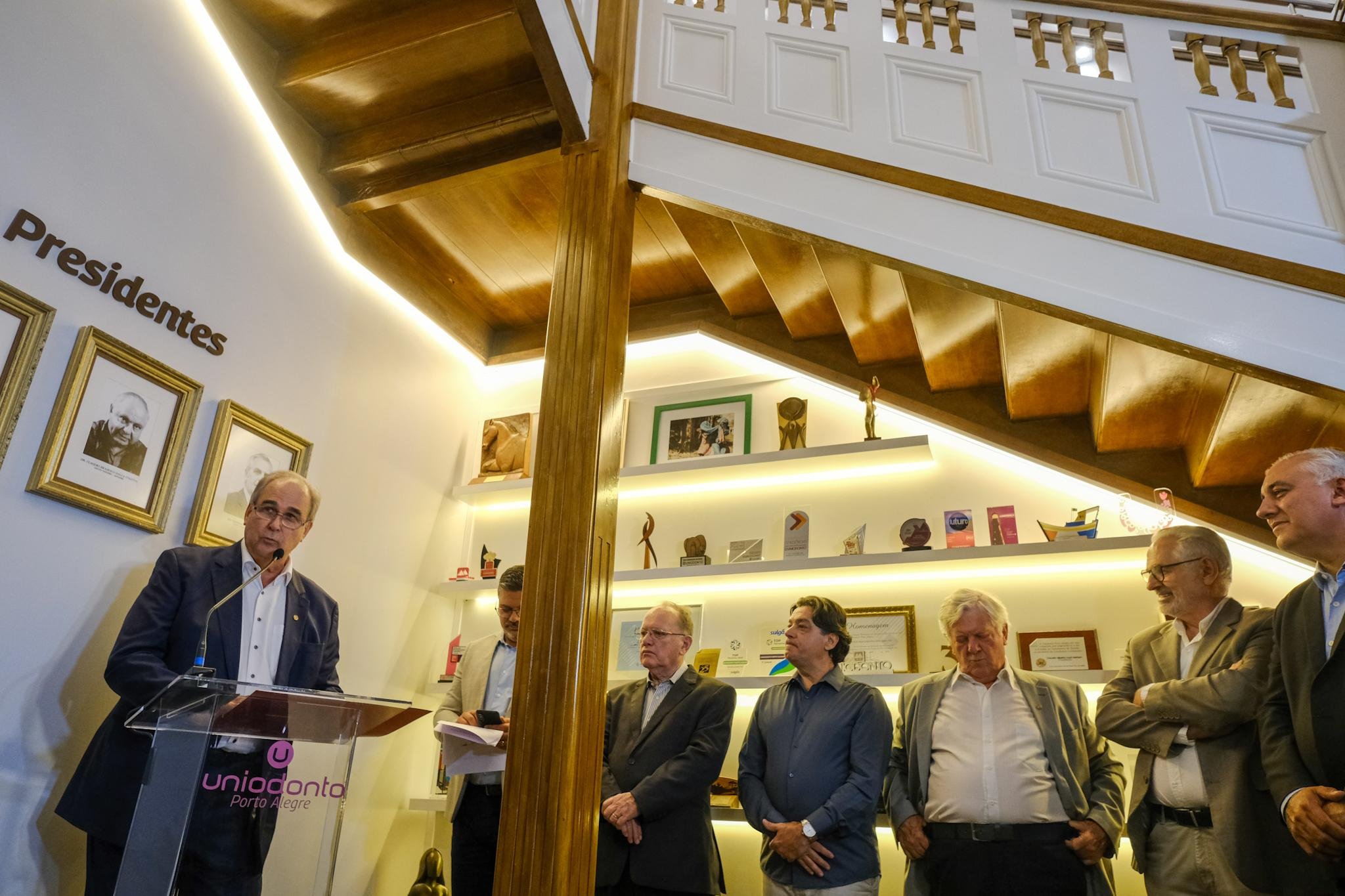 Presidente da Uniodonto Porto Alegre, J&uacute;lio C&eacute;sar Maciel, discursou em evento para convidados