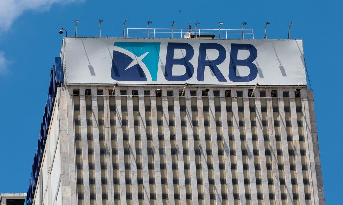 Sa&iacute;da ocorre em meio &agrave; crise enfrentada pelo BRB ap&oacute;s vir &agrave; tona o envolvimento da institui&ccedil;&atilde;o com o Banco Master