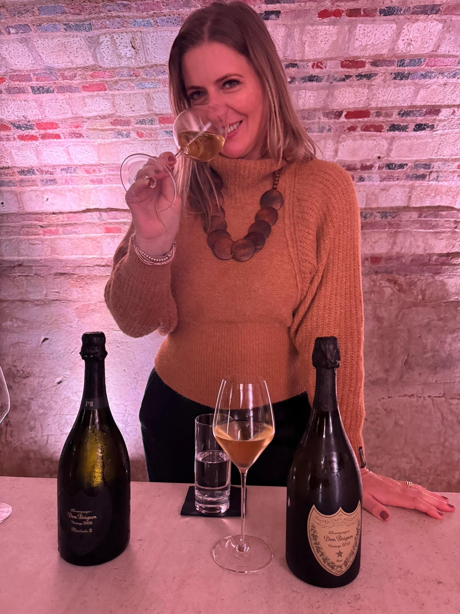 Degusta&ccedil;&atilde;o de r&oacute;tulos durante visita t&eacute;cnica &agrave; regi&atilde;o de Champagne, na Fran&ccedil;a