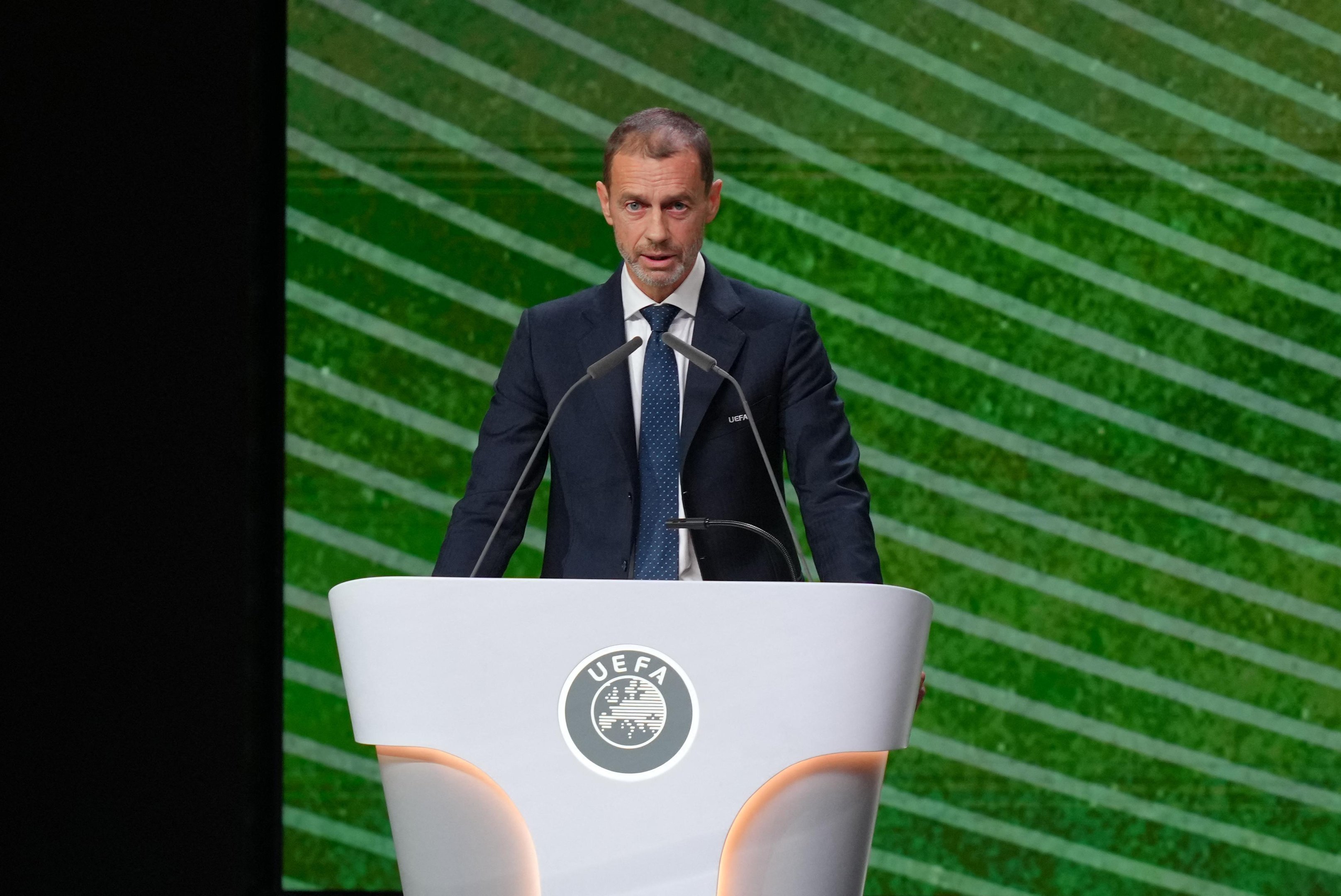 Ceferin tamb&eacute;m afirmou que "a It&aacute;lia &eacute; um dos pa&iacute;ses mais importantes do futebol e voltar&aacute; ao topo".