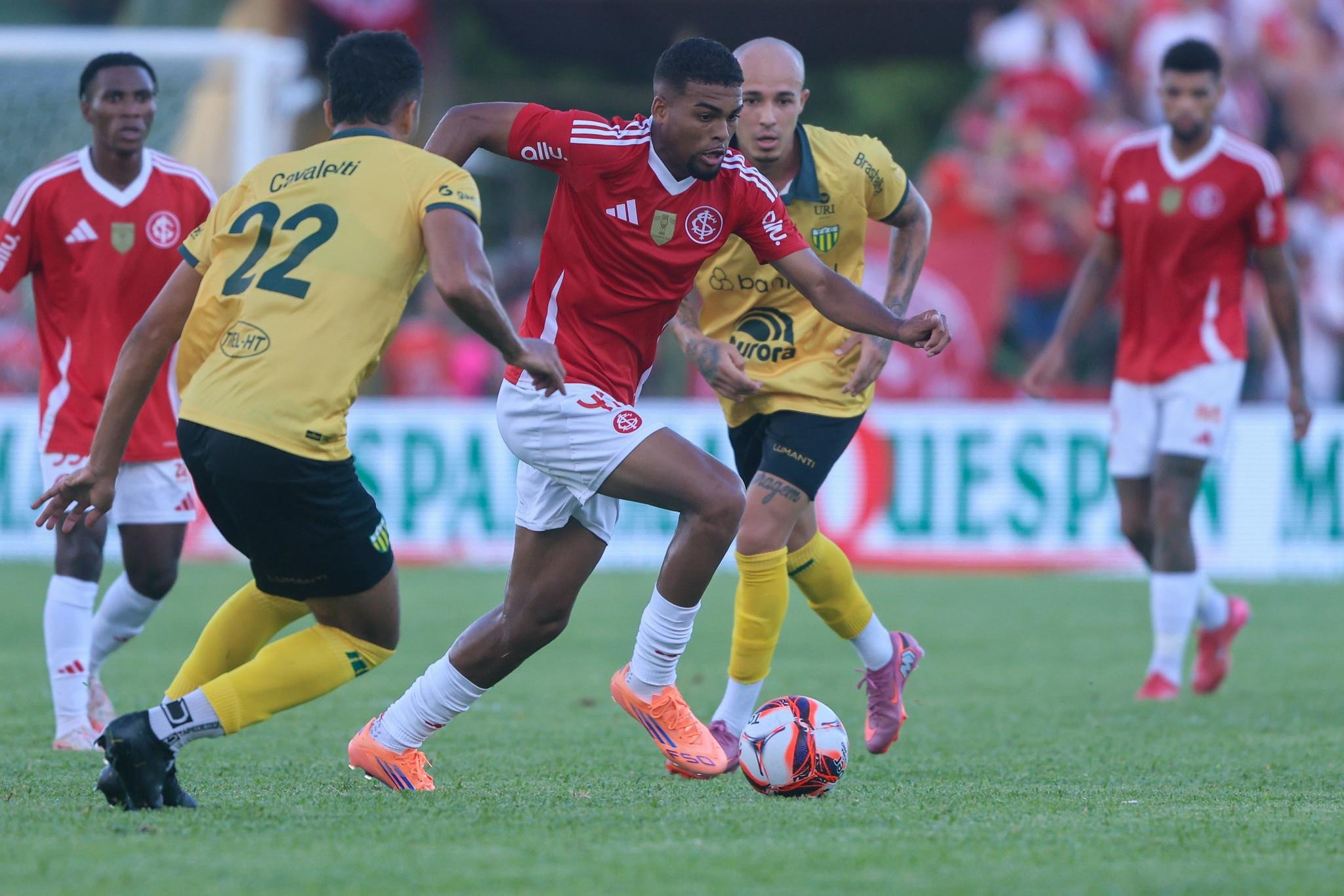 Na primeira fase, o Inter, de Gustavo Prado, perdeu para o Ypiranga por 2 a 1