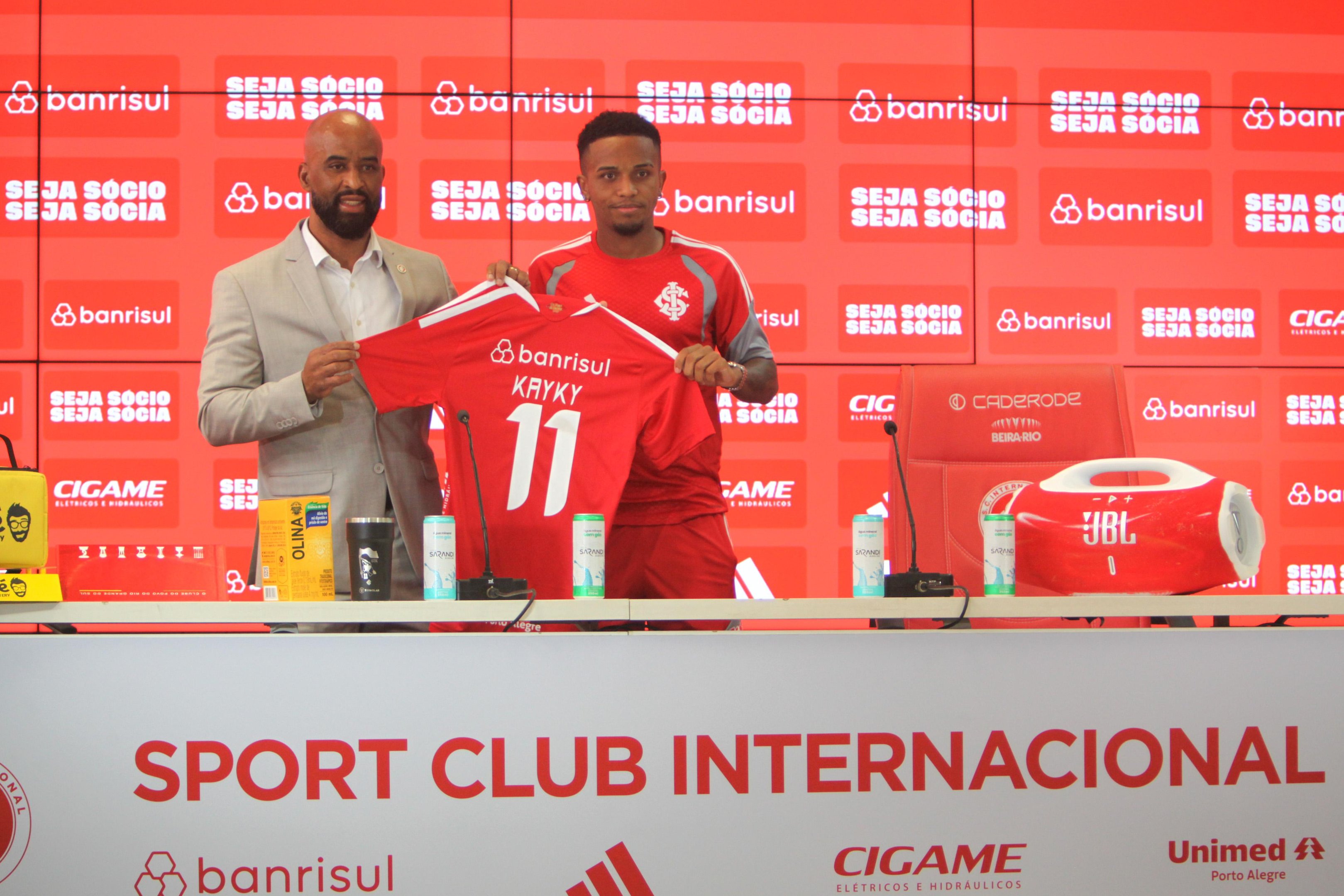 kayky recebeu de Fabinho Soldado a camisa 11 do Inter