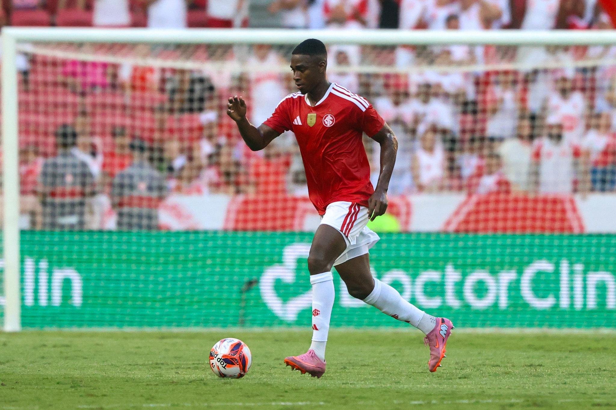 F&eacute;lix Torres ser&aacute; titular contra o Ypiranga