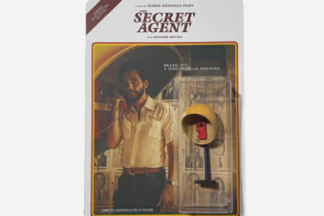 A Neon, distribuidora do longa "O Agente Secreto", est&aacute; em pr&eacute;-venda de produtos inspirados no filme como dois brinquedos, o orelh&atilde;o amarelo e um tubar&atilde;o com a perna na boca e o orelh&atilde;o amarelo.