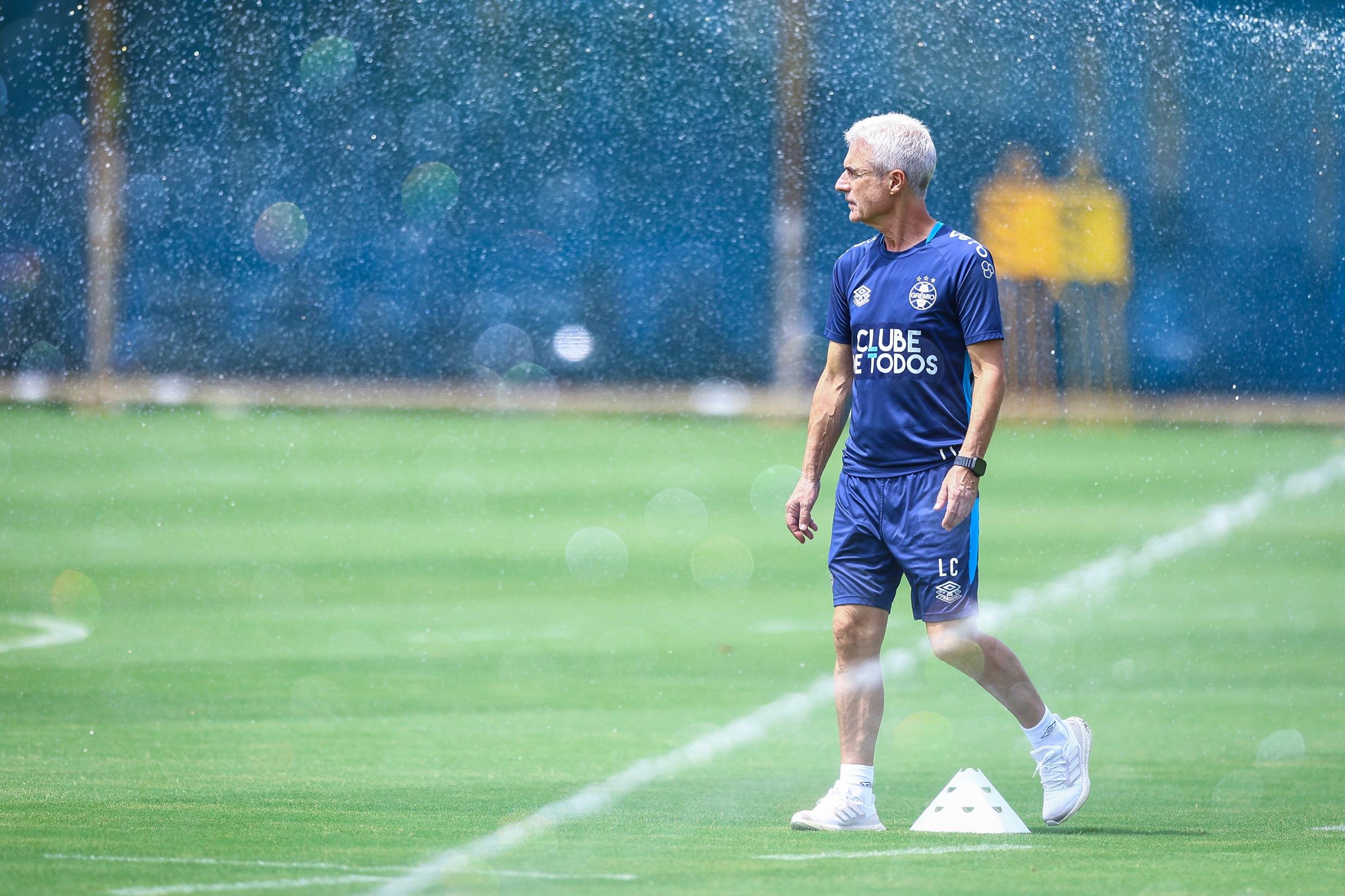 Lu&iacute;s Castro pode fazer mudan&ccedil;as na equipe para a semifinal do Gauch&atilde;o