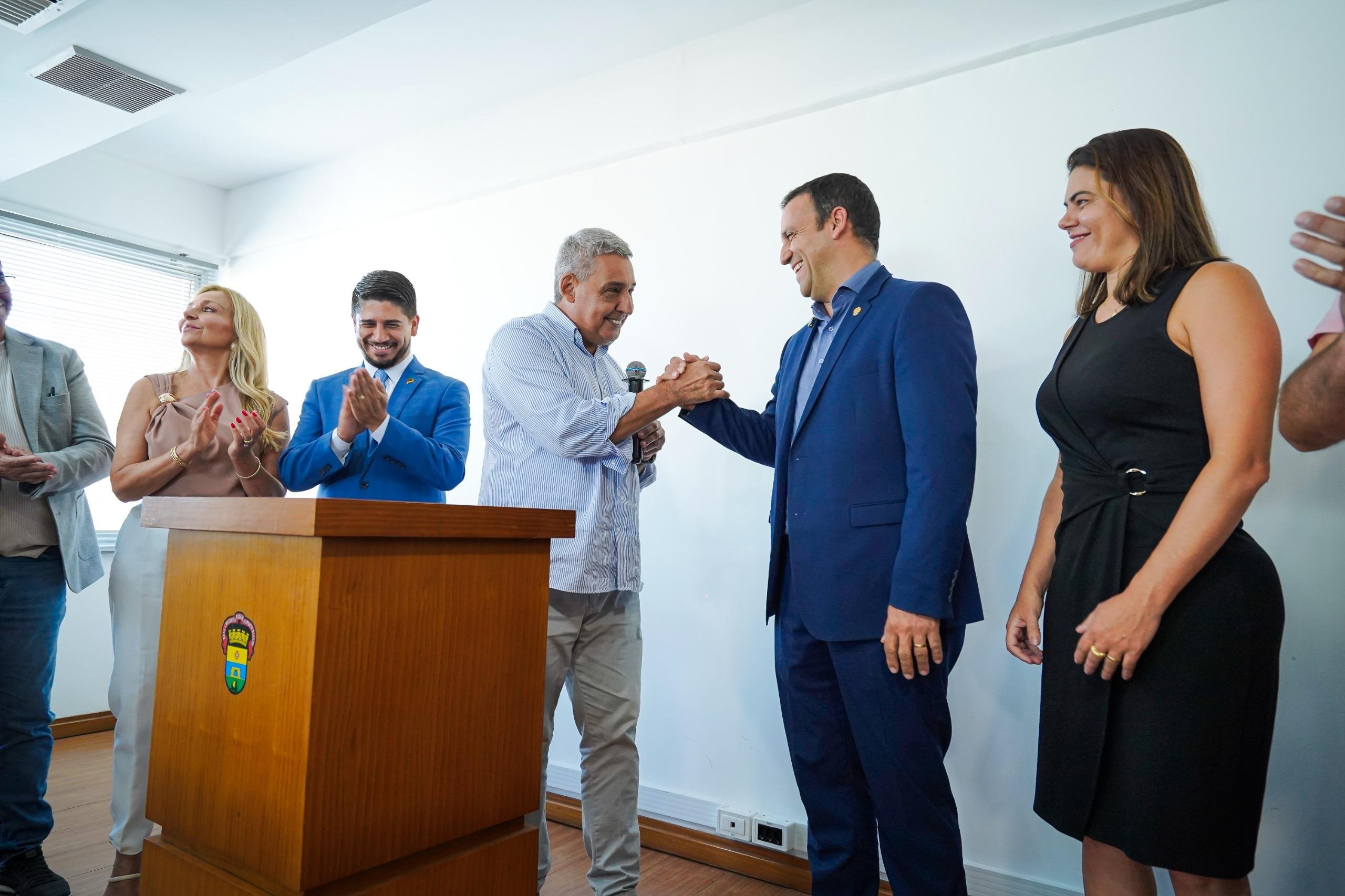Vereador Mois&eacute;s Barboza foi empossado prefeito em exerc&iacute;cio de Porto Alegre