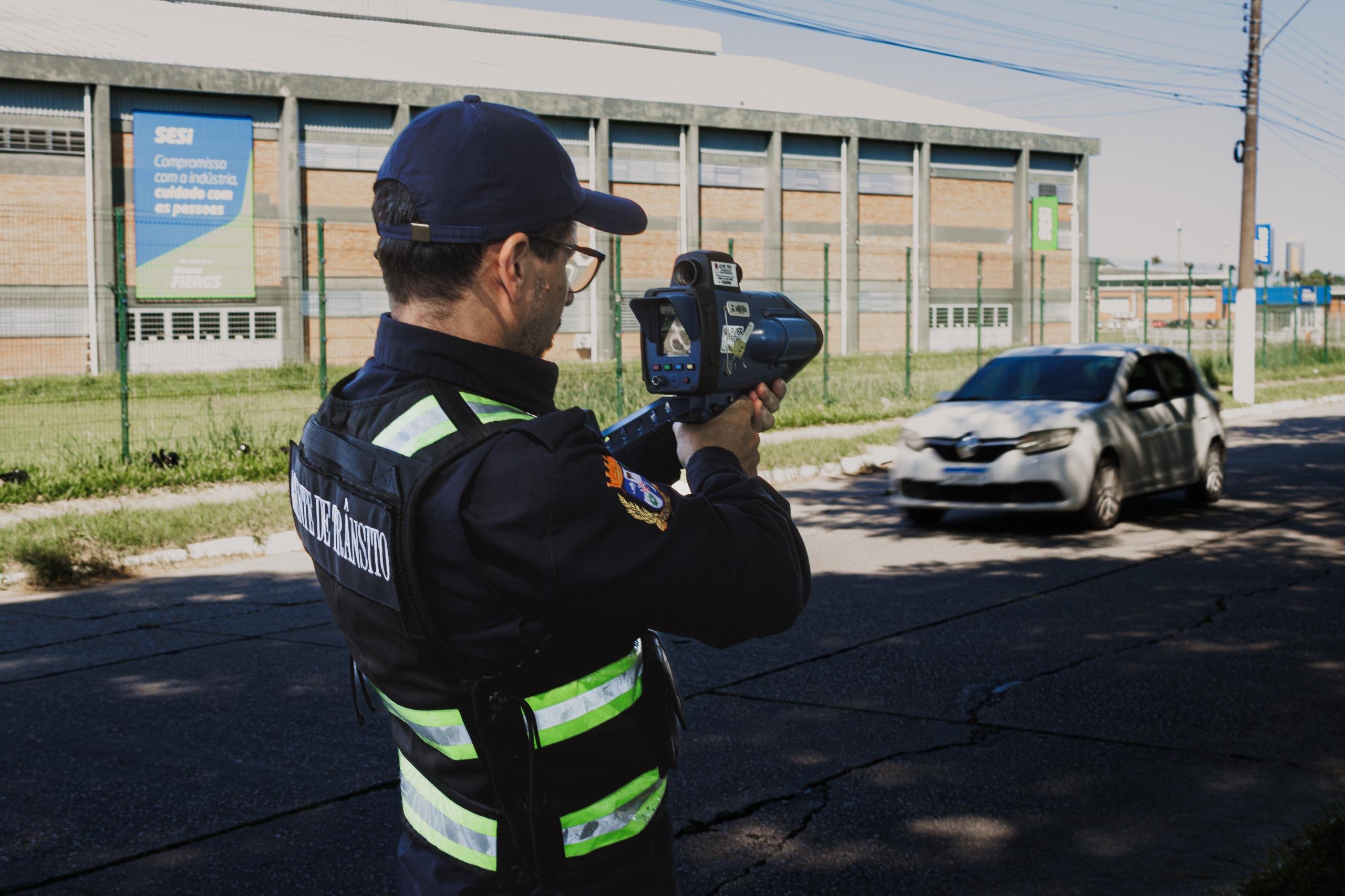 A Secretaria Municipal de Transportes e Tr&acirc;nsito realizou 20 dias de testes, com os agentes de tr&acirc;nsito, antes do in&iacute;cio da fiscaliza&ccedil;&atilde;o