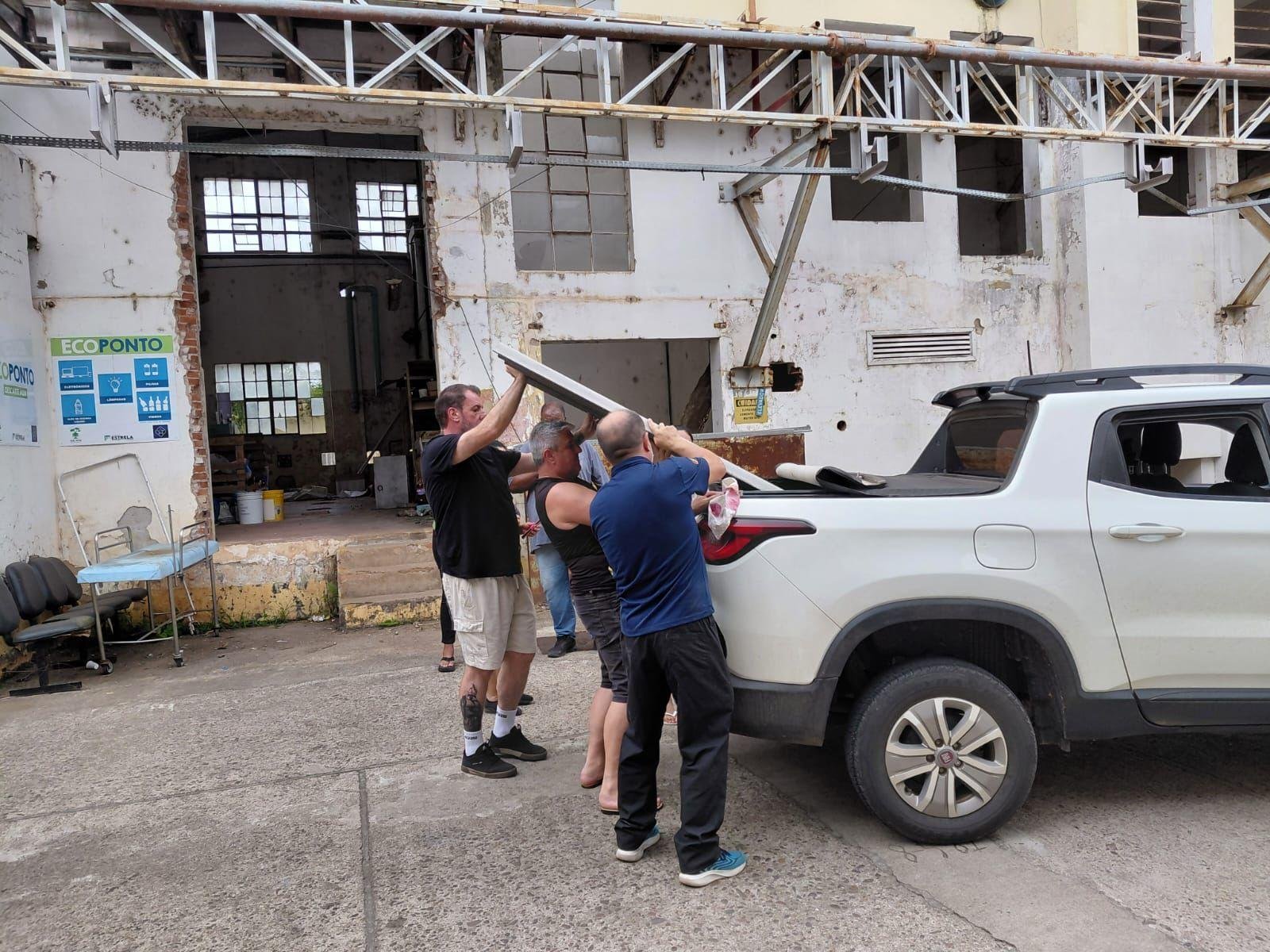 A distribui&ccedil;&atilde;o ocorreu neste s&aacute;bado no estacionamento do Complexo Polar