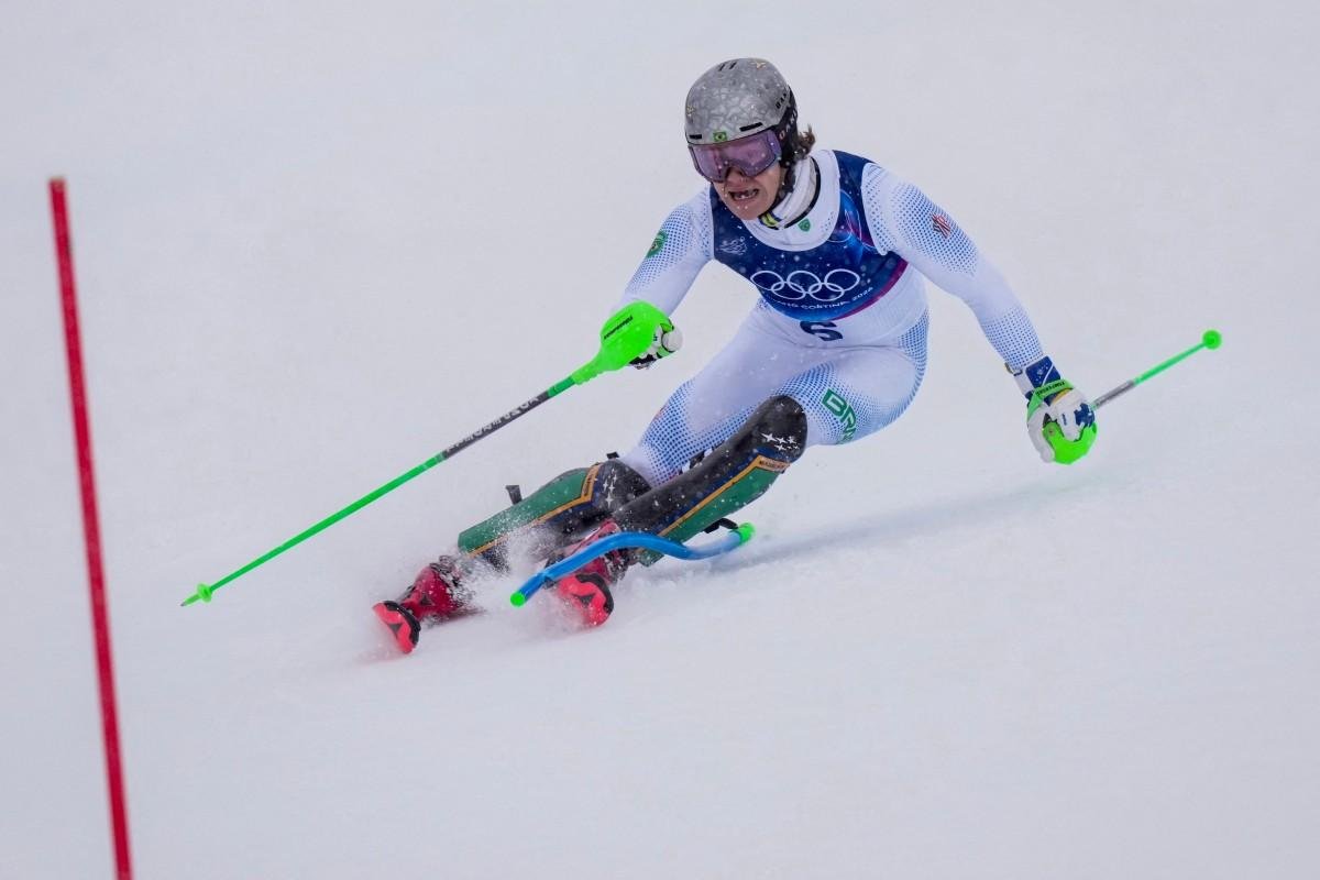 Lucas Pinheiro Braathen sofreu uma queda na primeira descida e abandonou a prova do slalom