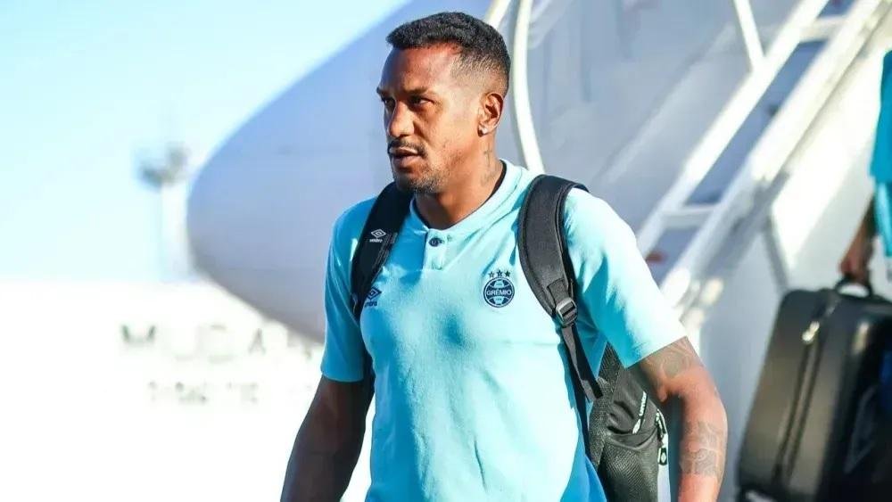 Edenilson est&aacute; de sa&iacute;da do Tricolor