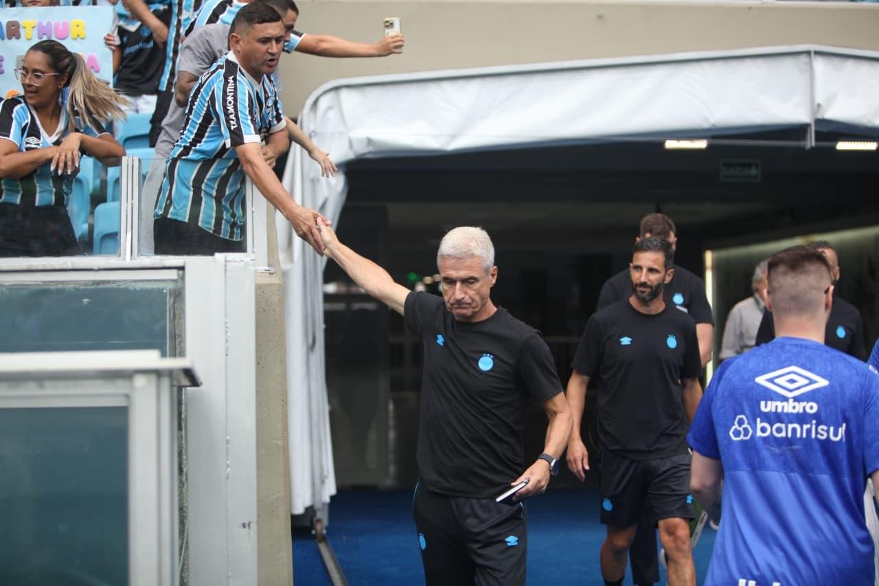 Treinador portugu&ecirc;s ganhou a confian&ccedil;a da torcida