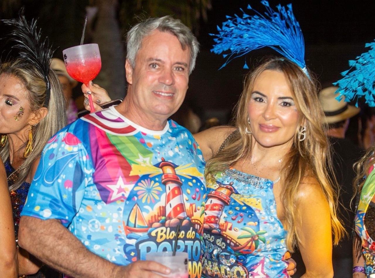 Marcelo Becker e D&eacute;bora Mar&ccedil;al no Carnaval do Ilhas Park, em Xangri-L&aacute;