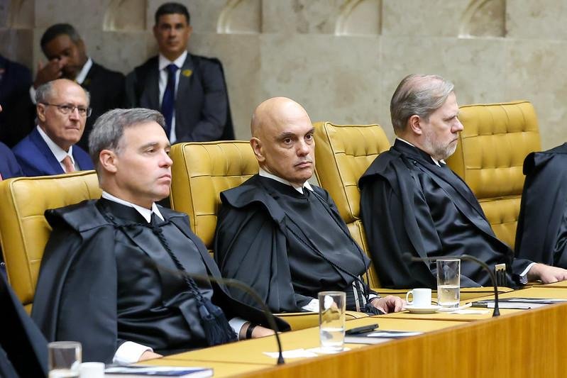 Opera&ccedil;&atilde;o autorizada pelo Supremo Tribunal Federal apura acessos indevidos a dados fiscais de familiares de ministros
