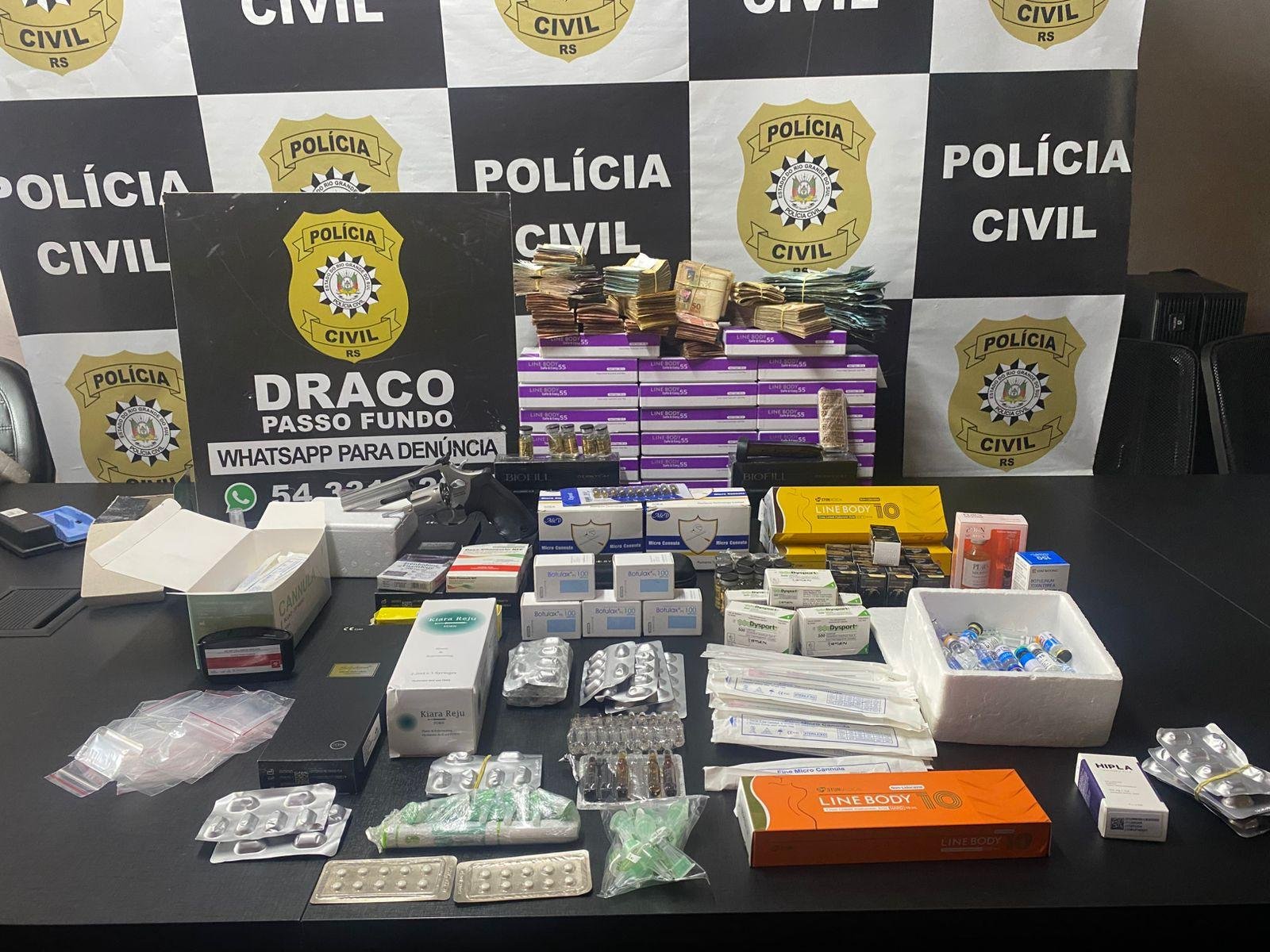 Pol&iacute;cia Civil apreendeu arma, medicamentos irregulares, dinheiro entre outros produtos na Opera&ccedil;&atilde;o Castelo de Cartas