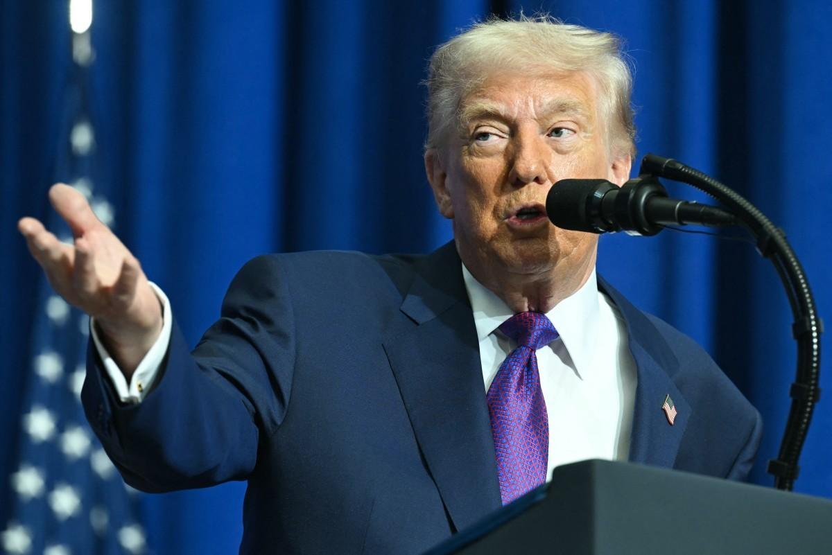 Trump tamb&eacute;m tentou renomear a esta&ccedil;&atilde;o Penn, em Nova York, e o Aeroporto Internacional Dulles, em Washington, com seu nome