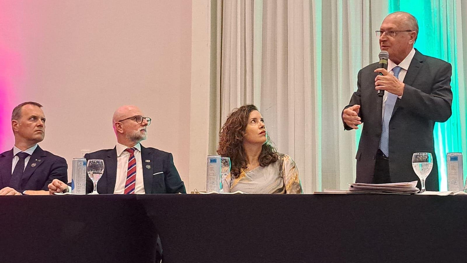 Participaram da agenda lideran&ccedil;as de diferentes segmentos da cadeia produtiva