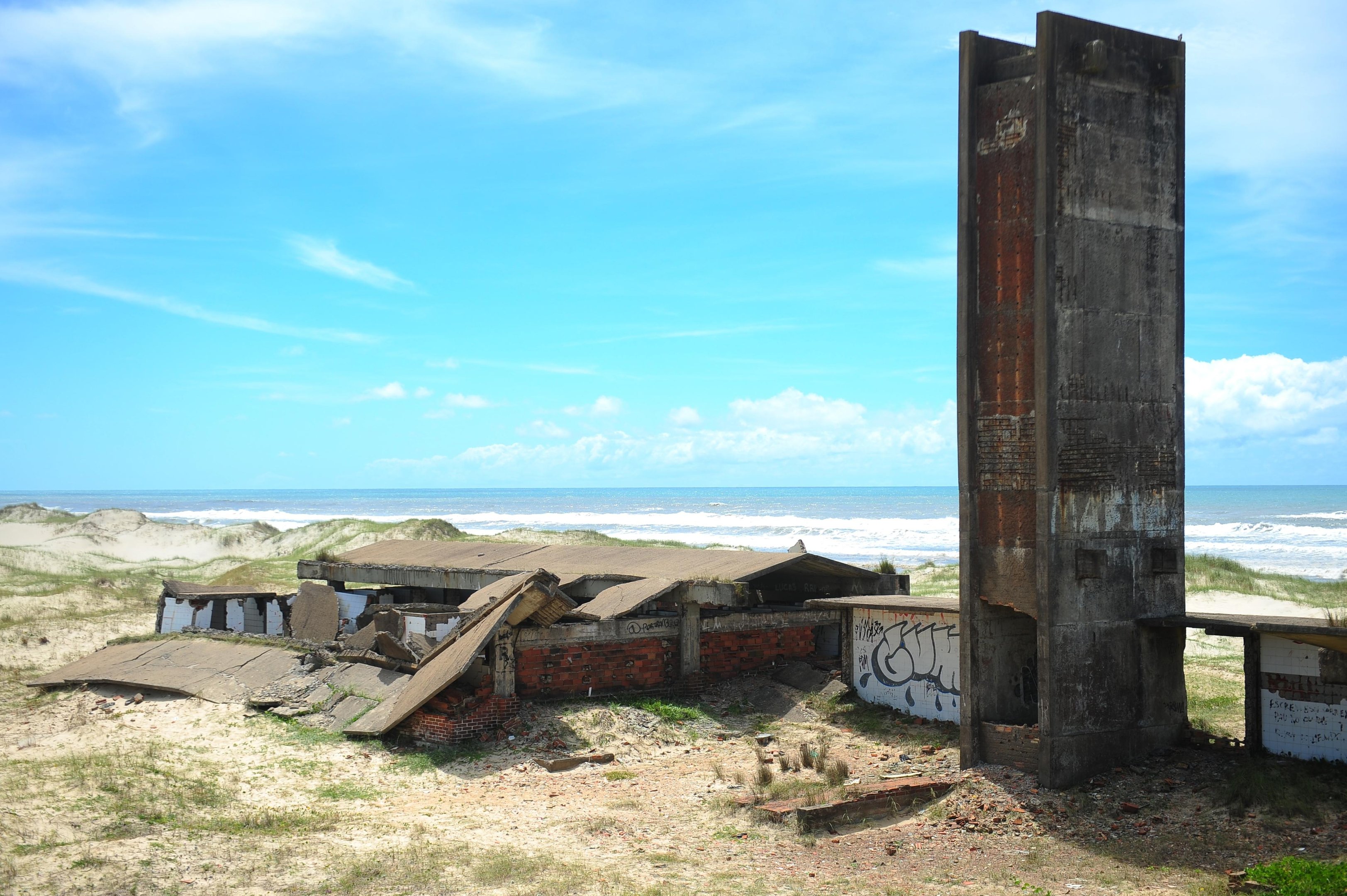 Em Cidreira, antigo terminal aguarda para ser demolido pelo governo do Estado