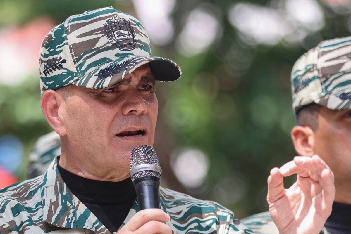 "N&atilde;o &eacute; simplesmente uma norma, &eacute;, em ess&ecirc;ncia, um verdadeiro ato de amor ao nosso pa&iacute;s", apontou Padrino