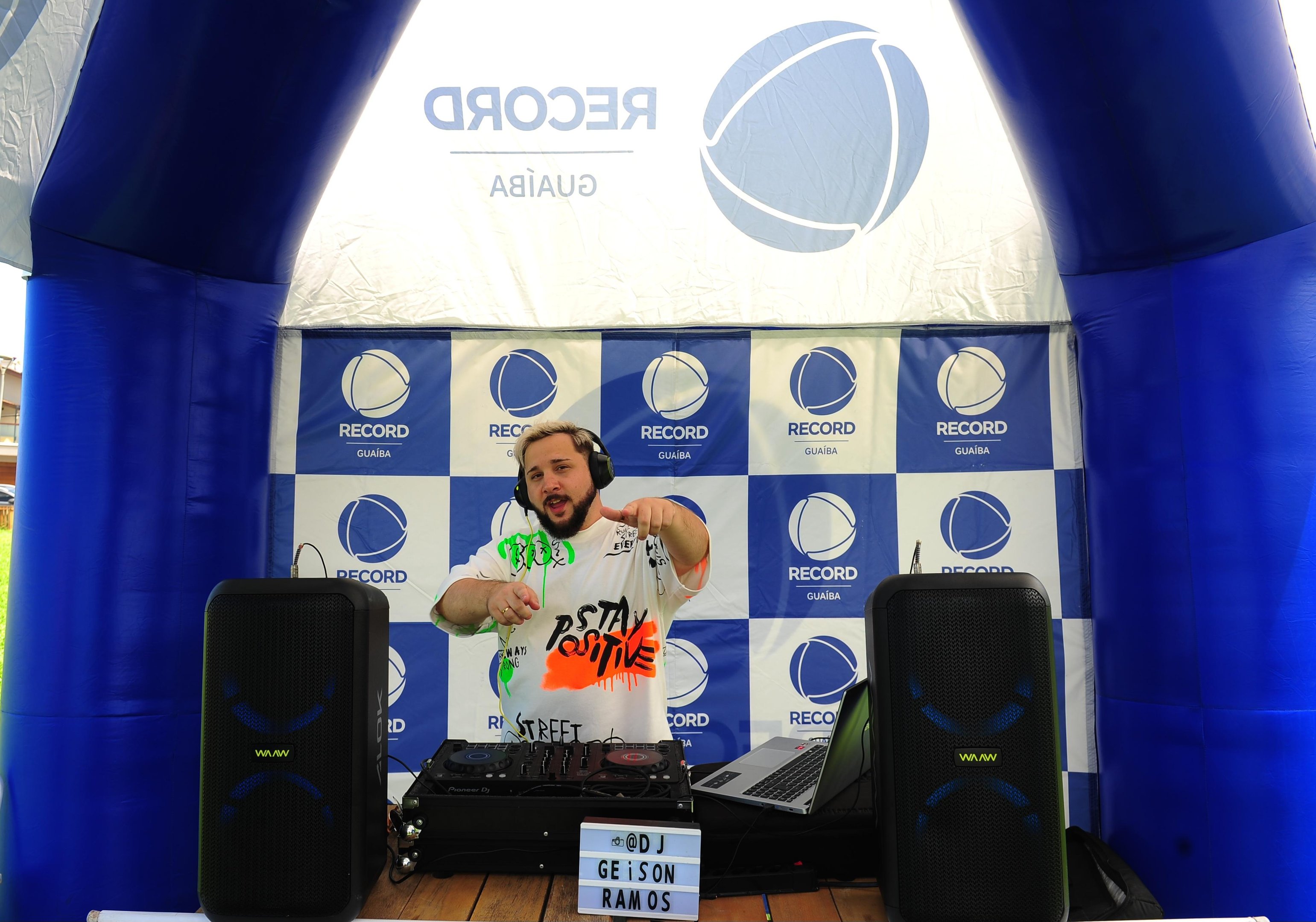 Evento contou com a presen&ccedil;a de DJ para animar o p&uacute;blico