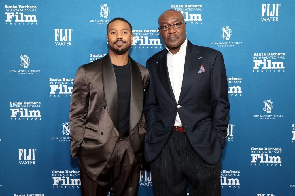 Epis&oacute;dio ocorreu quando John Davidson gritou insultos da plateia enquanto Michael B. Jordan e Delroy Lindo subiam ao palco para apresentar um pr&ecirc;mio por "Pecadores"