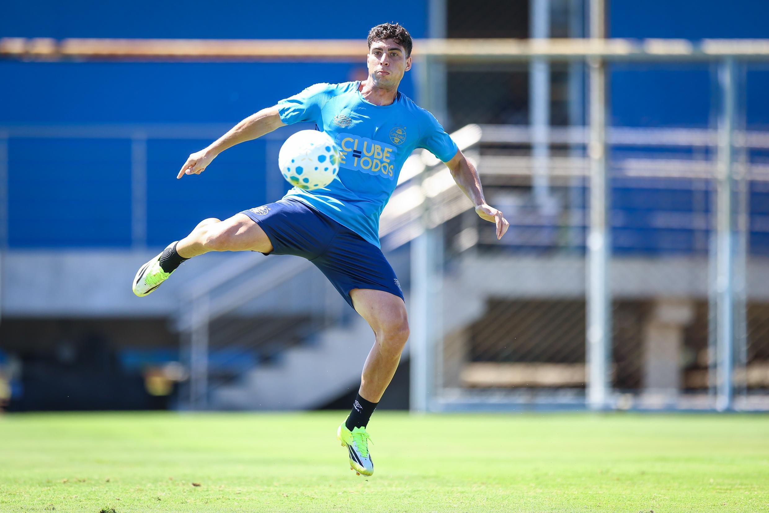 Juan Nardoni pode estrear diante do Galo