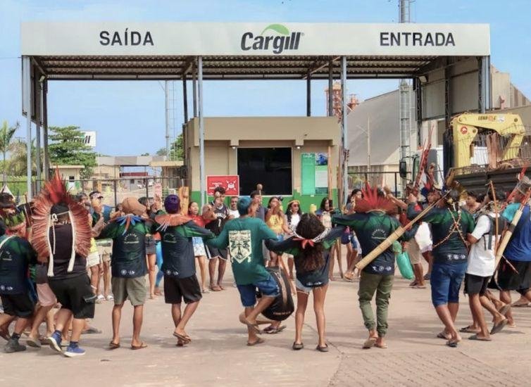 Grupo bloqueou acesso &agrave; Cargill como protesto