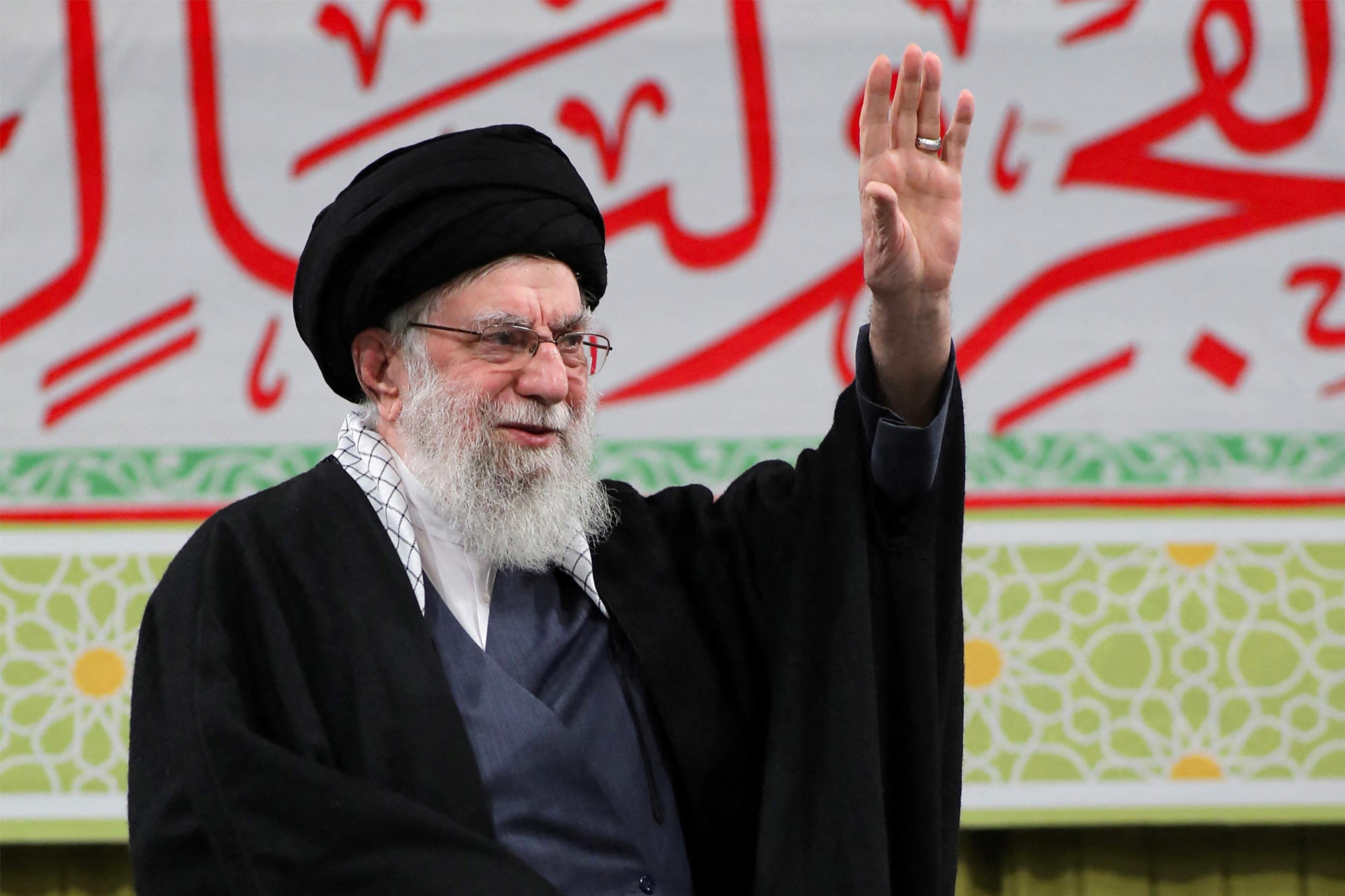 Khamenei mant&eacute;m discurso de for&ccedil;a