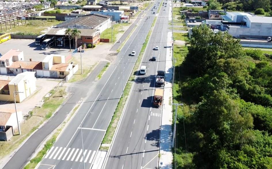 O governo do Estado est&aacute; investindo quase R$ 90 milh&otilde;es na obra que visa eliminar congestionamentos e impulsionar o turismo no Litoral Sul