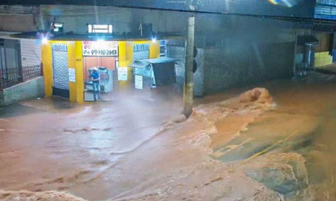 Em poucas horas foram mais de 40 chamadas emergenciais