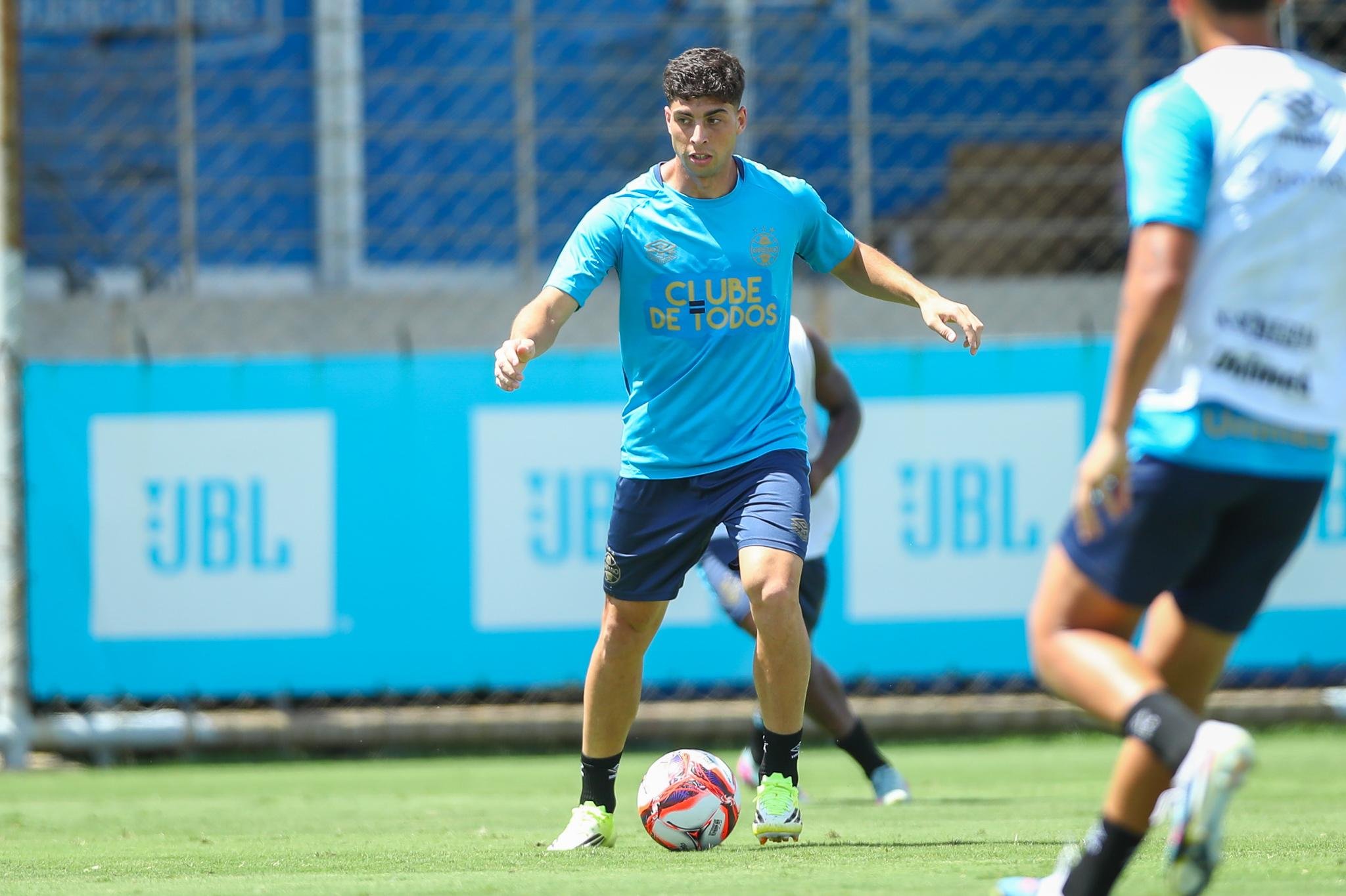 Juan Nardoni est&aacute; &agrave; disposi&ccedil;&atilde;o de Lu&iacute;s Castro contra o Galo