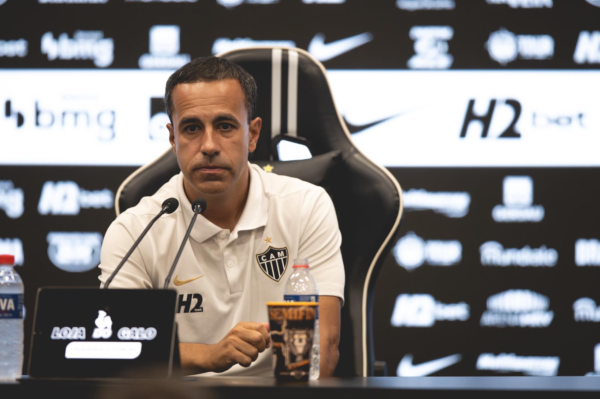 Lucas Gon&ccedil;alves vai treinar o Atl&eacute;tico Mineiro contra o Gr&ecirc;mio