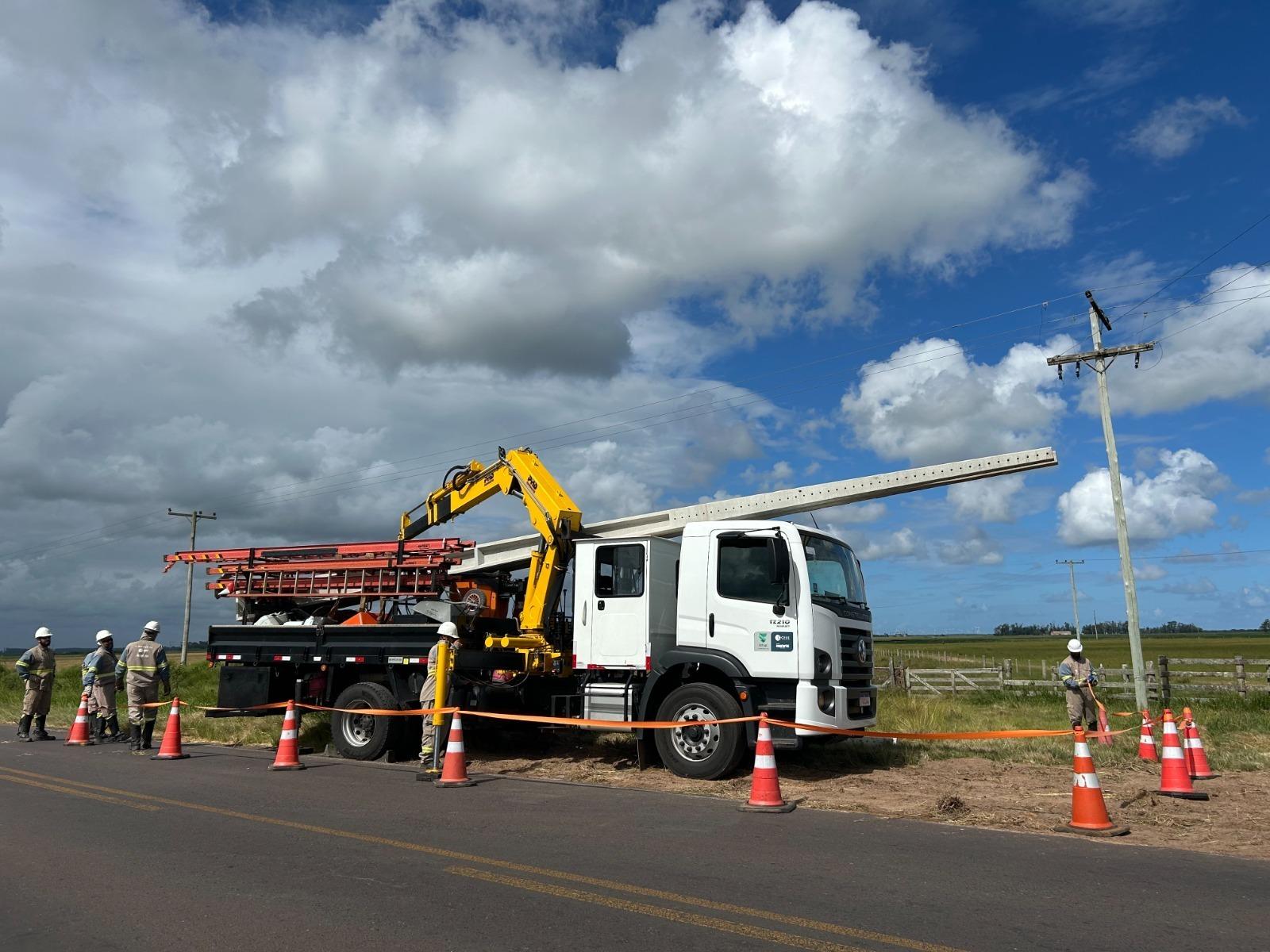 A constru&ccedil;&atilde;o contempla a implanta&ccedil;&atilde;o de 215 novos postes