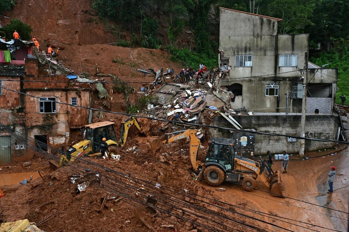 Chuvas deixam mortos e desaparecidos em Minas Gerais