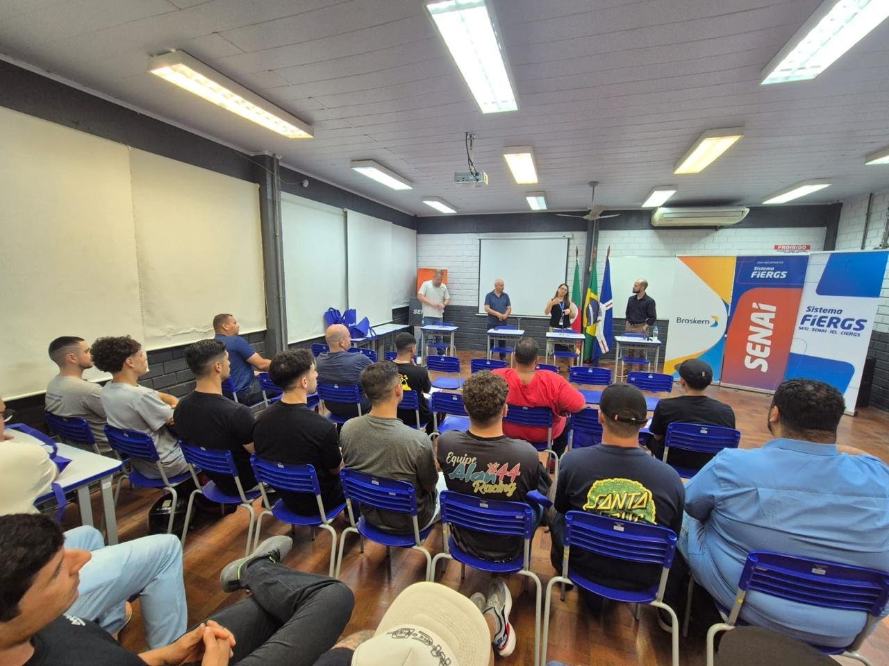 Com 180 horas de conte&uacute;do, a capacita&ccedil;&atilde;o tem foco na inser&ccedil;&atilde;o no mercado de trabalho da ind&uacute;stria