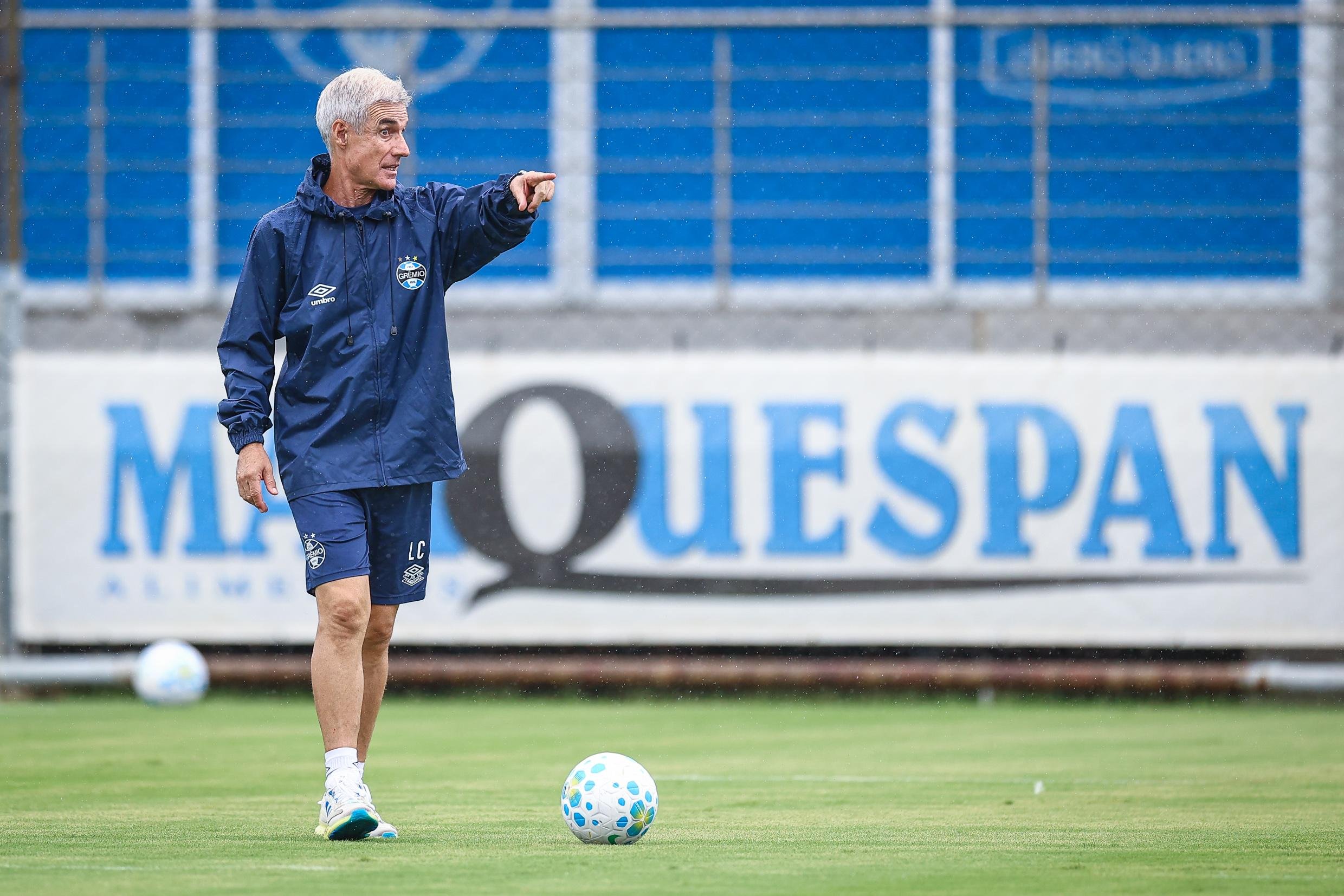 Lu&iacute;s Castro tem time encaminhado para encarar o Galo