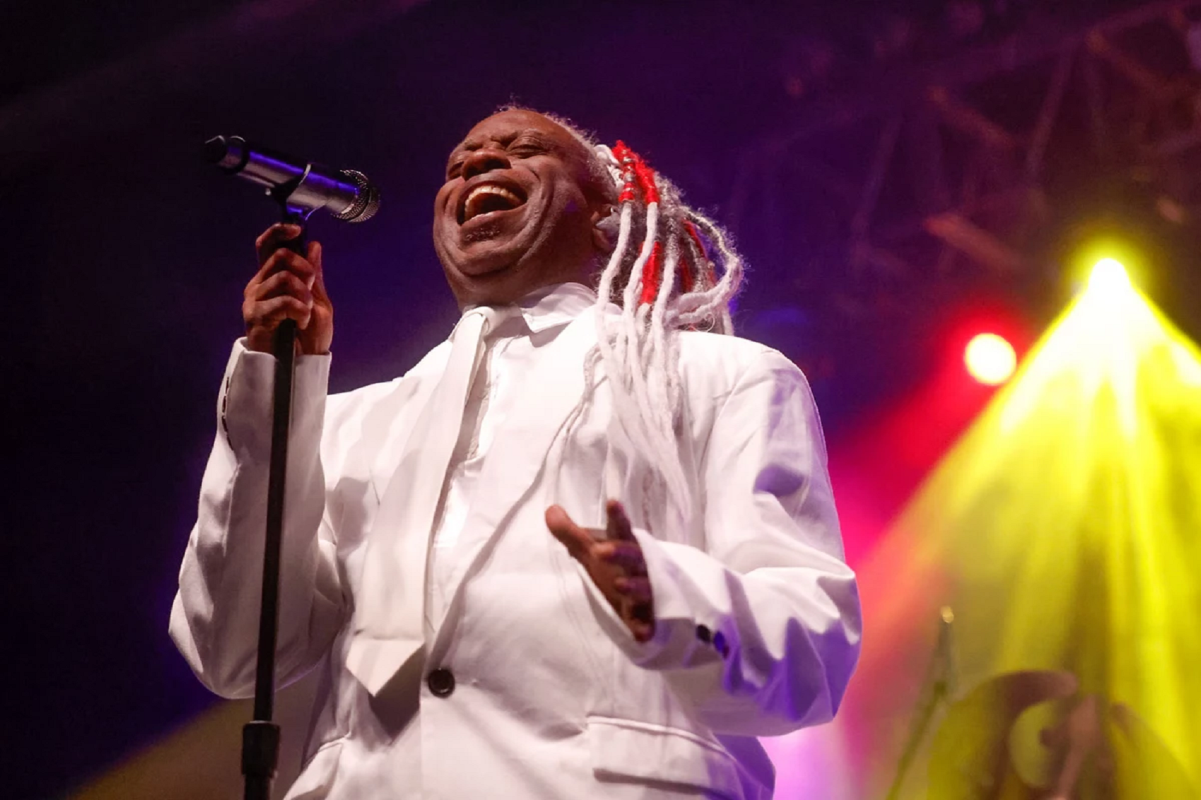 Corey Glover com seus vocais intensos est&aacute; em Porto Alegre com o grupo Living Colour para show