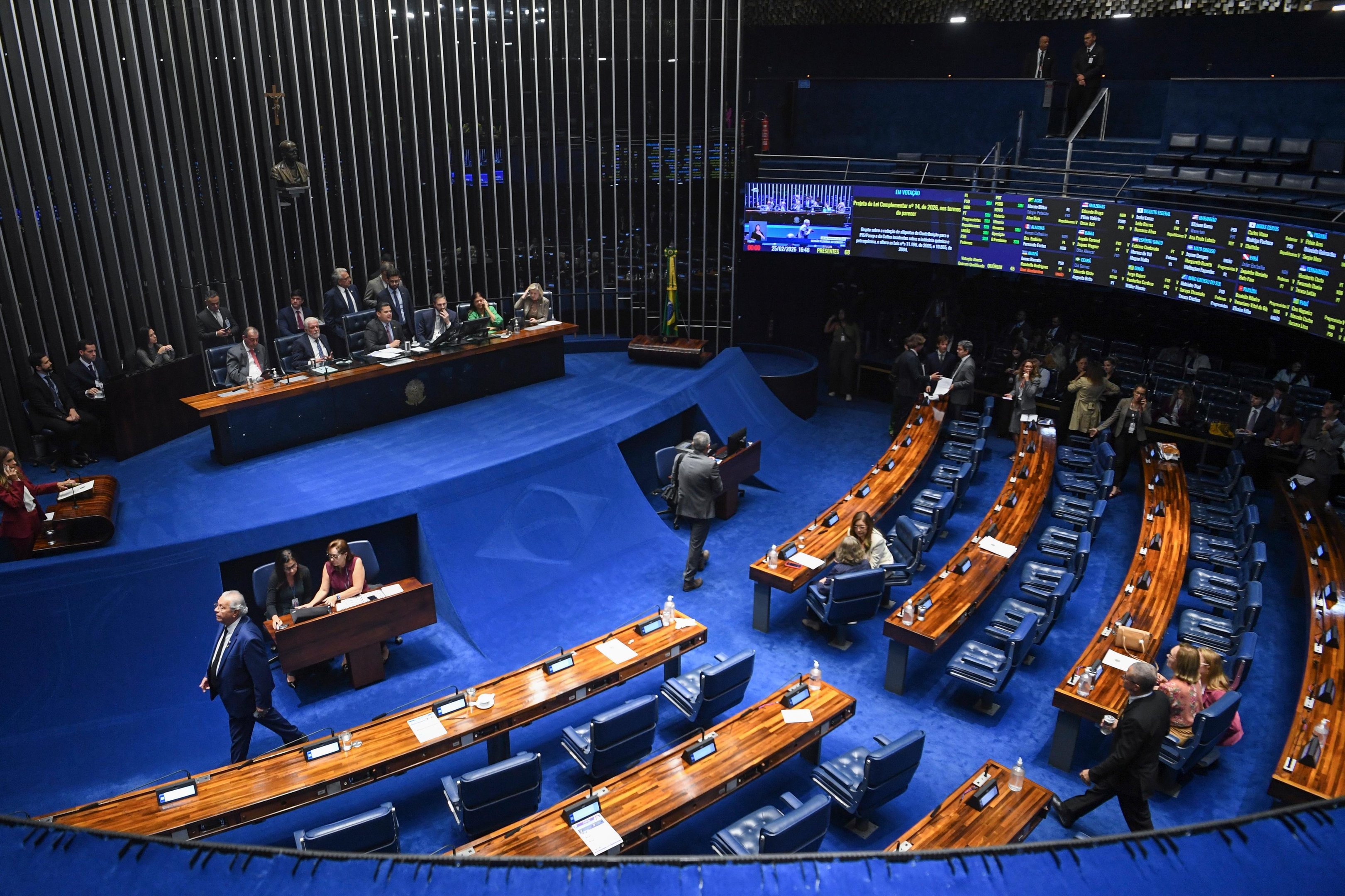 Projeto determina que as penas devem ser aplicadas independentemente do consentimento, da experi&ecirc;ncia sexual pr&eacute;via da v&iacute;tima ou de eventual gravidez resultante do ato.