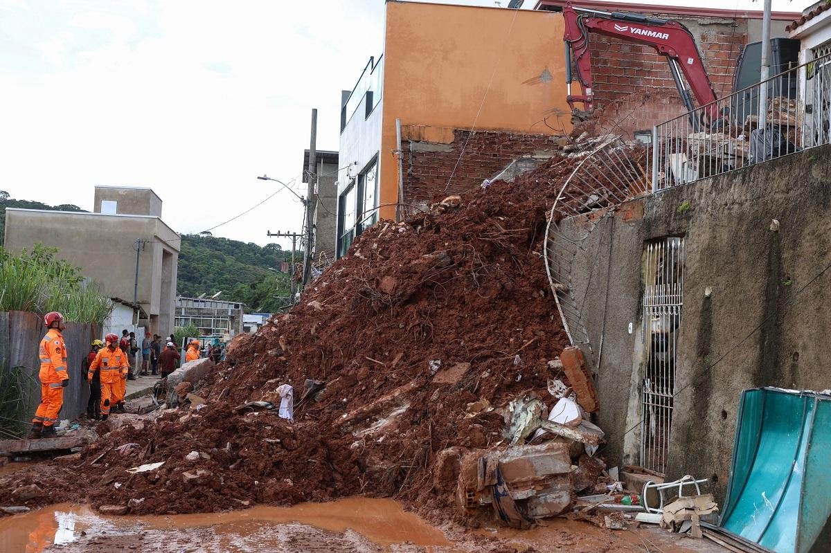 Juiz de Fora e Ub&aacute; registraram dezenas de mortes e destrui&ccedil;&otilde;es de resid&ecirc;ncias
