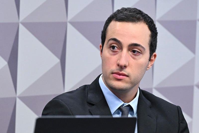 Paulo Camisotti &eacute; filho e s&oacute;cio do empres&aacute;rio Maur&iacute;cio Camisotti, preso desde setembro de 2025, acusado de envolvimento na fraude do INSS