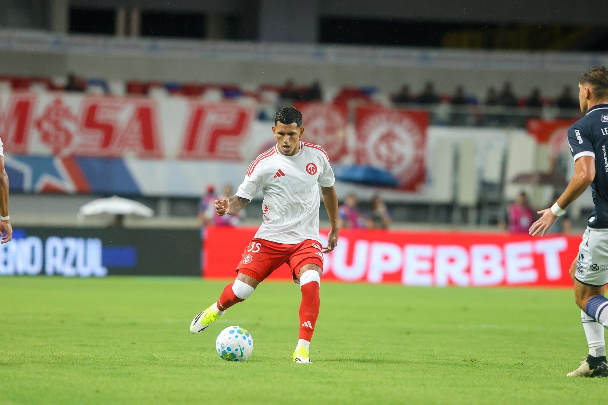 Inter de Aguirre volta a treinar nesta sexta-feira